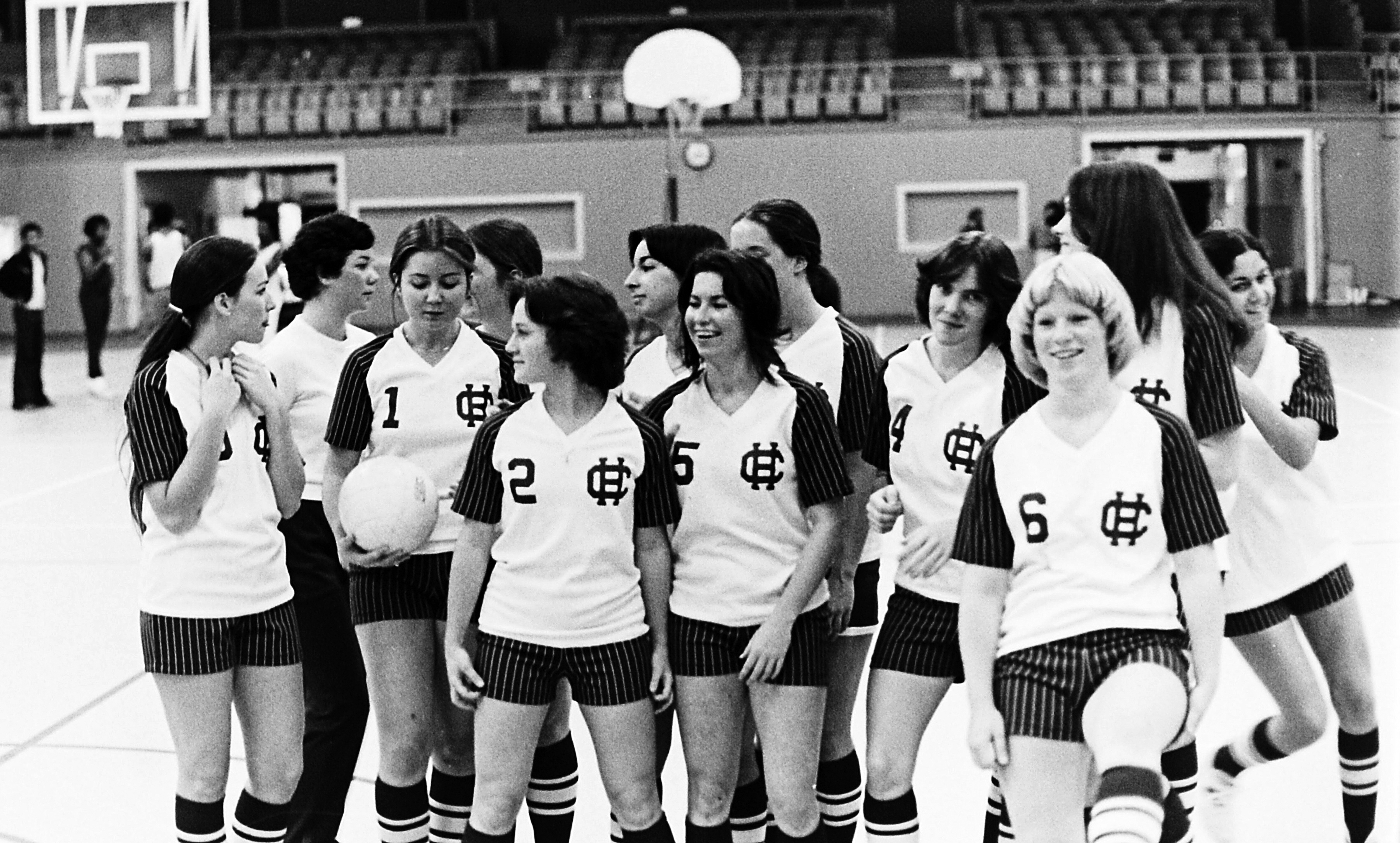 1975-1976 women’s volleyball team