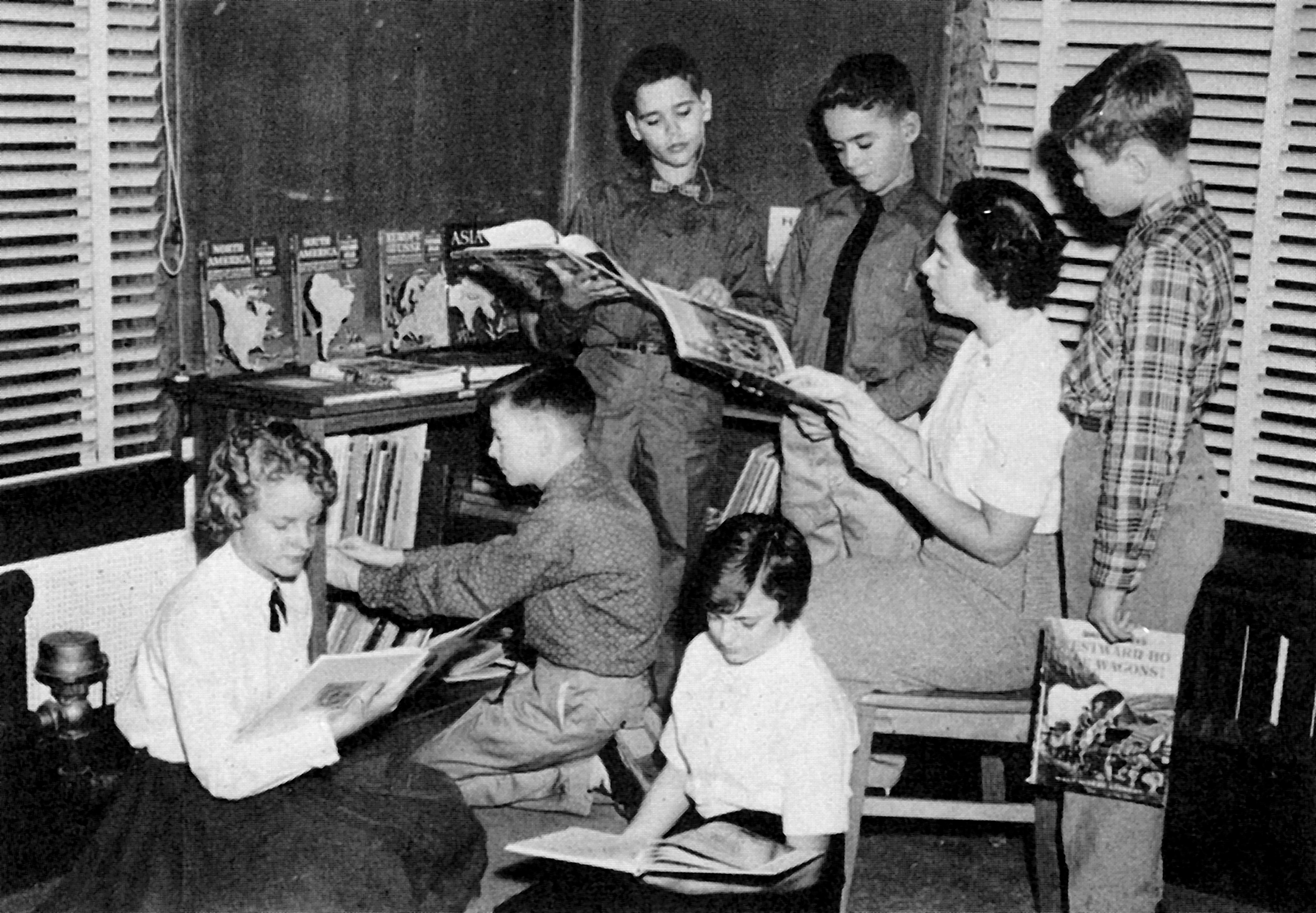 Black and white photo of students