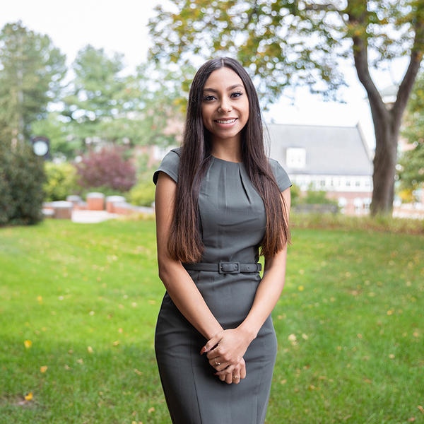First-generation college student Victoria De Leon '22